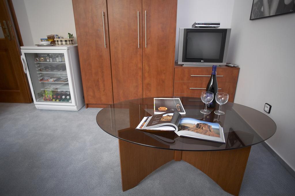 Pension Konopiste Benesov  Ruang foto